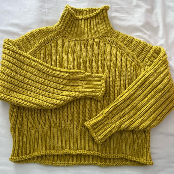 H&M - Rib-knit Turtleneck Sweater - Picture 1 of 7